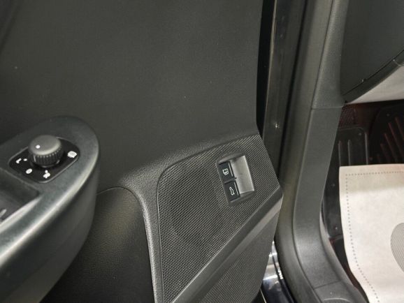 Volkswagen Passat Highline, 1.8 л, Робот, 2010 фото 1