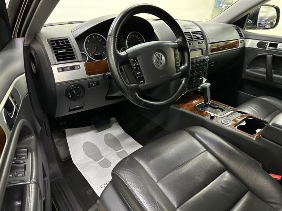 Volkswagen Touareg, 3.0 л, АТ, 2010 фото 10