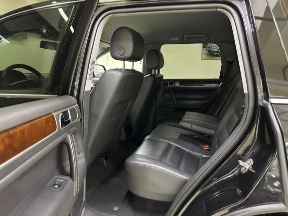 Volkswagen Touareg, 3.0 л, АТ, 2010 фото 1