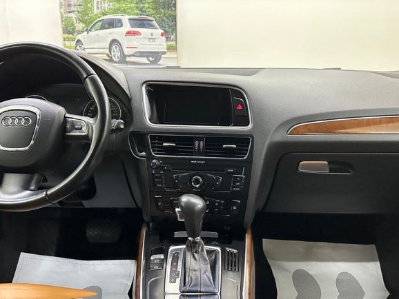 Audi Q5, 2.0 л, Робот, 2009 фото 16