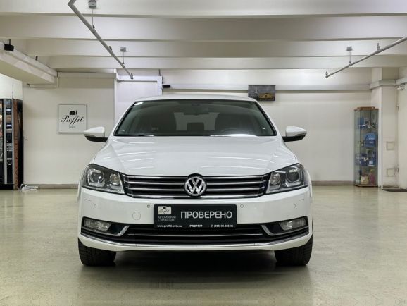 Volkswagen Passat Highline, 1.8 л, Робот, 2012 фото 4