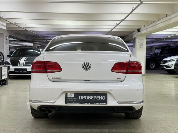 Volkswagen Passat Highline, 1.8 л, Робот, 2012 фото 7
