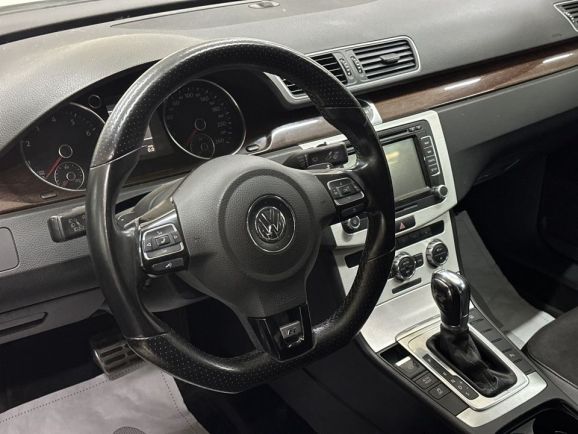 Volkswagen Passat Highline, 1.8 л, Робот, 2012 фото 10