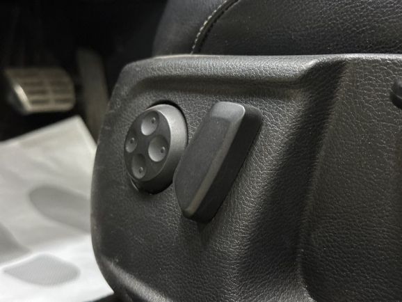 Volkswagen Passat Highline, 1.8 л, Робот, 2012 фото 11