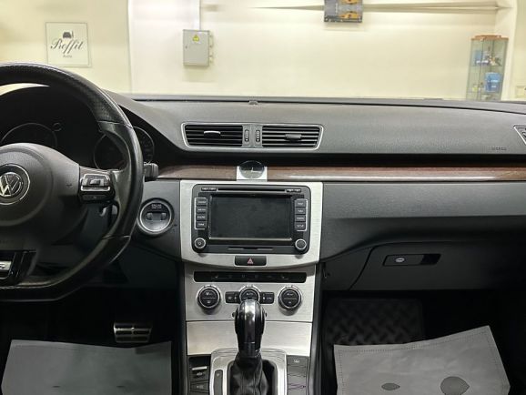 Volkswagen Passat Highline, 1.8 л, Робот, 2012 фото 13