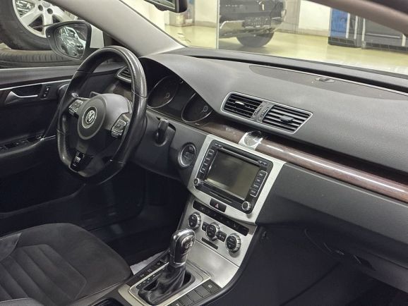 Volkswagen Passat Highline, 1.8 л, Робот, 2012 фото 18