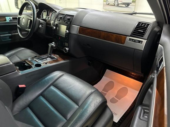 Volkswagen Touareg, 2.5 л, АТ, 2008 фото 15