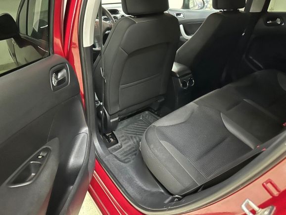 Peugeot 308, 1.6 л, МТ, 2008 фото 2