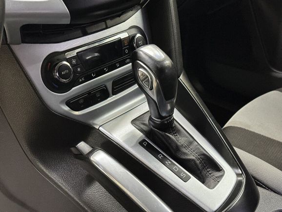 Ford Focus, 1.6 л, Робот, 2012 фото 11