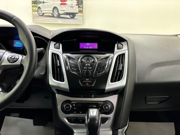 Ford Focus, 1.6 л, Робот, 2012 фото 12