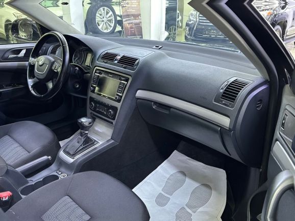 Skoda Octavia, 1.4 л, Робот, 2011 фото 2