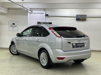 Ford Focus Titanium, 1.8 л, МКПП, 2010 фото 6