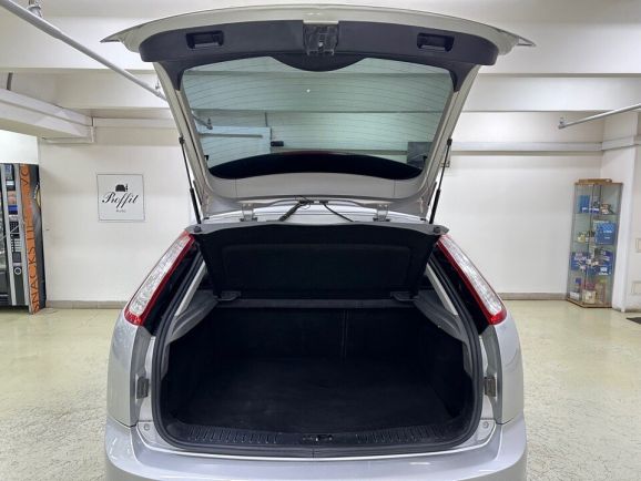 Ford Focus Titanium, 1.8 л, МТ, 2010 фото 9