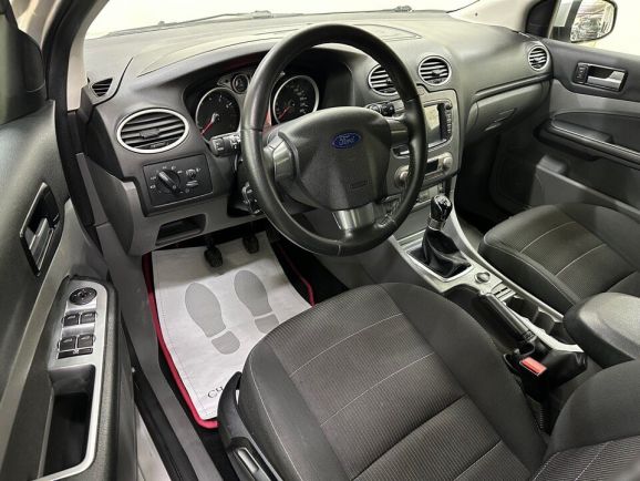 Ford Focus Titanium, 1.8 л, МТ, 2010 фото 10