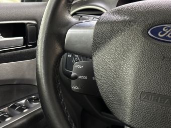 Ford Focus Titanium, 1.8 л, МКПП, 2010 фото 11