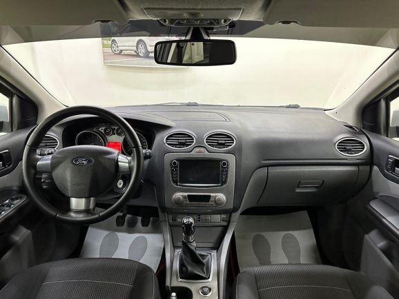 Ford Focus Titanium, 1.8 л, МТ, 2010 фото 13