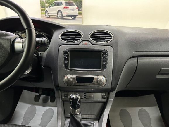 Ford Focus Titanium, 1.8 л, МТ, 2010 фото 14