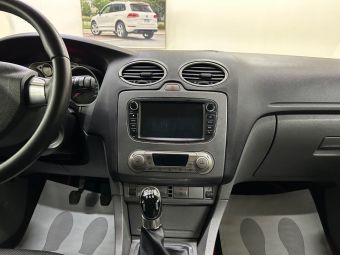 Ford Focus Titanium, 1.8 л, МКПП, 2010 фото 14