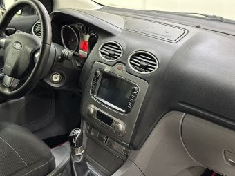 Ford Focus Titanium, 1.8 л, МКПП, 2010 фото 15