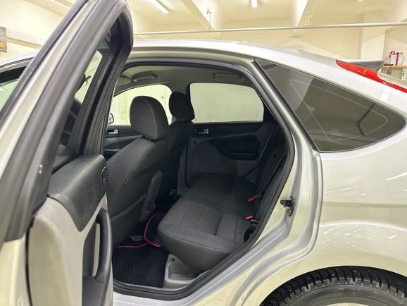 Ford Focus Titanium, 1.8 л, МТ, 2010 фото 1