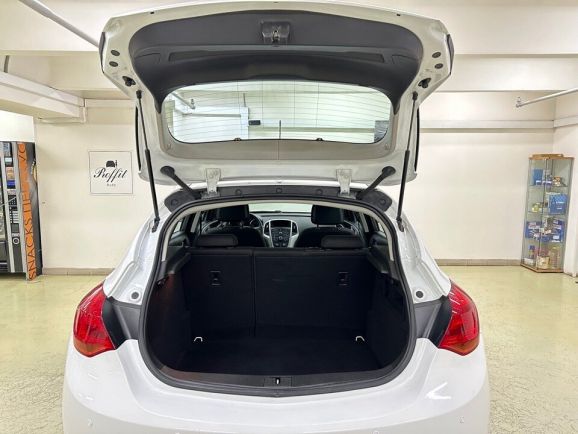 Opel Astra Active, 1.6 л, АТ, 2013 фото 9