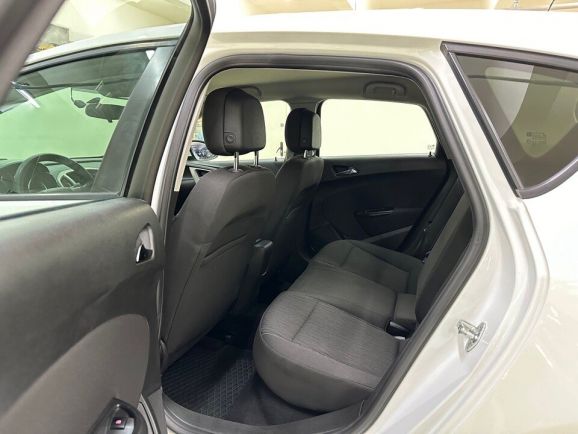 Opel Astra Active, 1.6 л, АТ, 2013 фото 1