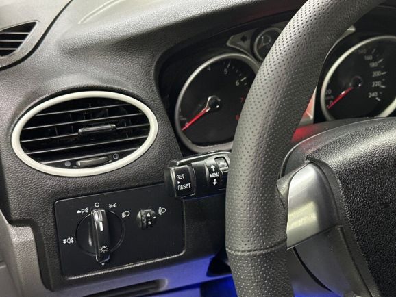 Ford Focus Ghia, 1.6 л, АТ, 2011 фото 11