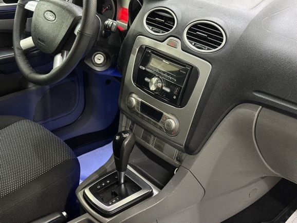 Ford Focus Ghia, 1.6 л, АТ, 2011 фото 14