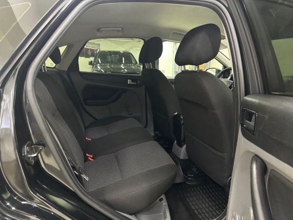 Ford Focus Ghia, 1.6 л, АТ, 2011 фото 1