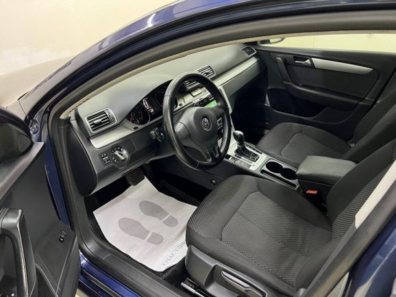 Volkswagen Passat, 1.4 л, Робот, 2011 фото 12
