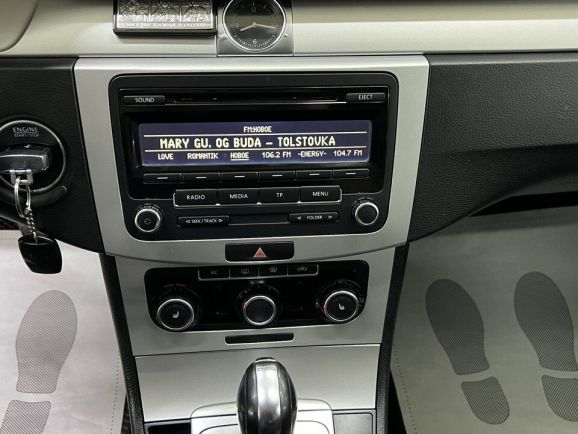 Volkswagen Passat, 1.4 л, Робот, 2011 фото 14