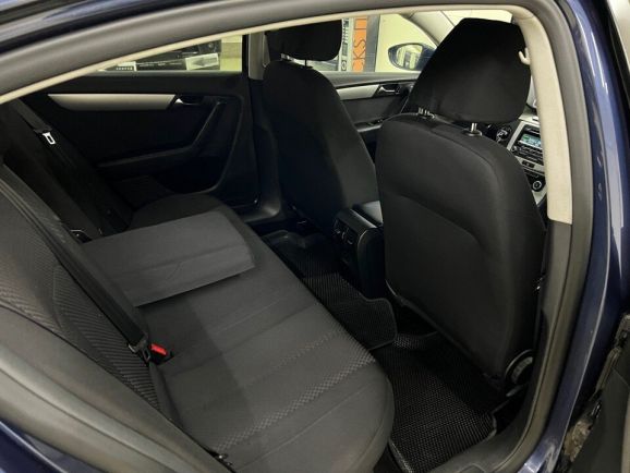 Volkswagen Passat, 1.4 л, Робот, 2011 фото 1