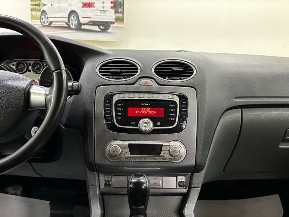 Ford Focus Titanium, 2.0 л, АТ, 2010 фото 10