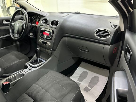 Ford Focus Titanium, 2.0 л, АТ, 2010 фото 13