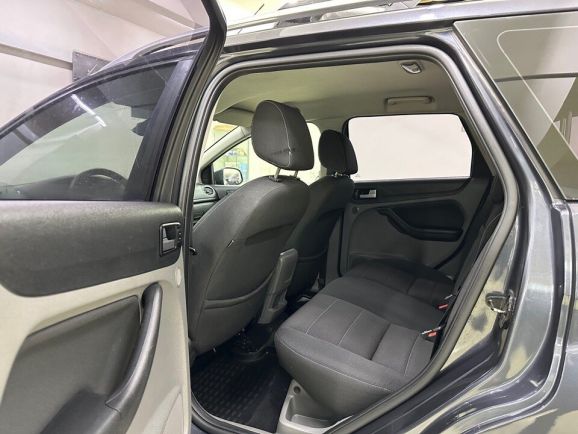 Ford Focus Titanium, 2.0 л, АТ, 2010 фото 1