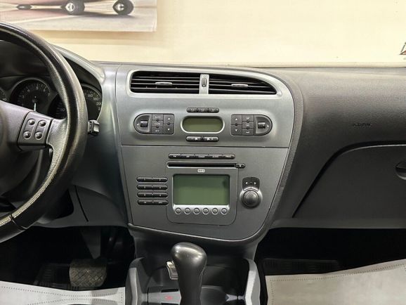 Seat Leon, 2.0 л, АТ, 2008 фото 15