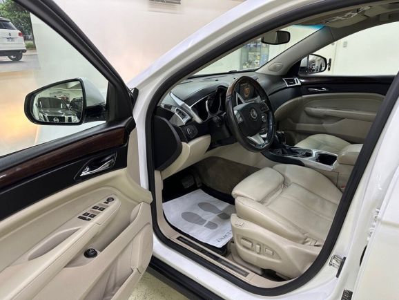 Cadillac SRX, 3.0 л, АТ, 2011 фото 10