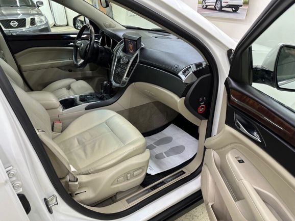 Cadillac SRX, 3.0 л, АТ, 2011 фото 15