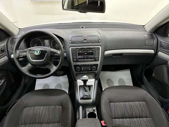 Skoda Octavia Elegance, 1.8 л, АТ, 2012 фото 9