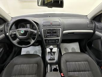 Skoda Octavia Elegance, 1.8 л, АКПП, 2012 фото 9