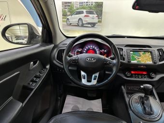 Kia Sportage, 2.0 л, АКПП, 2012 фото 10