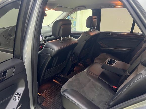 Mercedes-Benz M-Класс ML 350 CDI 4MATIC, 3.0 л, АТ, 2010 фото 2