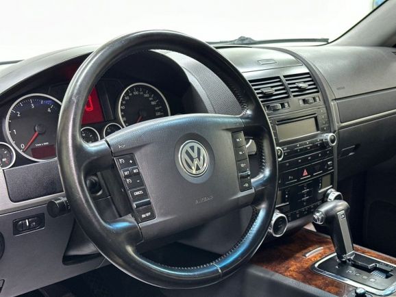 Volkswagen Touareg, 3.0 л, АТ, 2010 фото 11