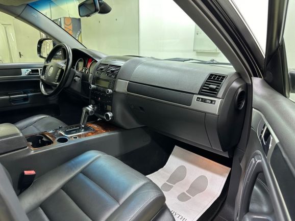 Volkswagen Touareg, 3.0 л, АТ, 2010 фото 16