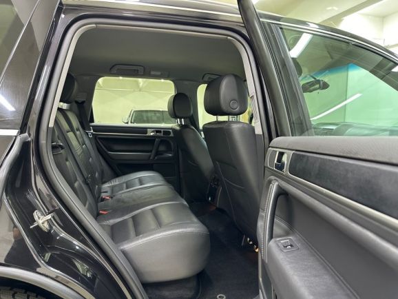 Volkswagen Touareg, 3.0 л, АТ, 2010 фото 2