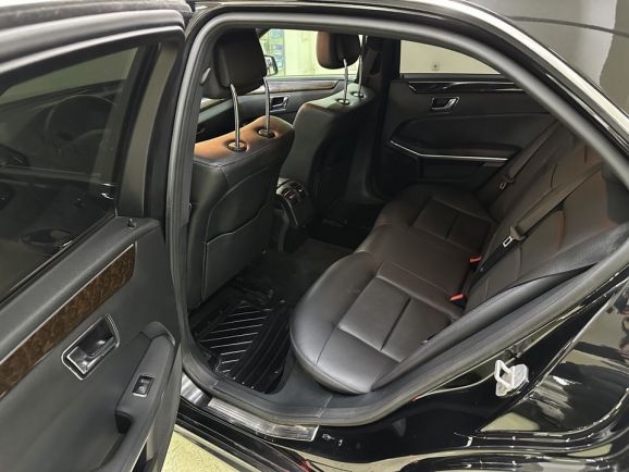 Mercedes-Benz E-Класс, 1.8 л, АТ, 2011 фото 1