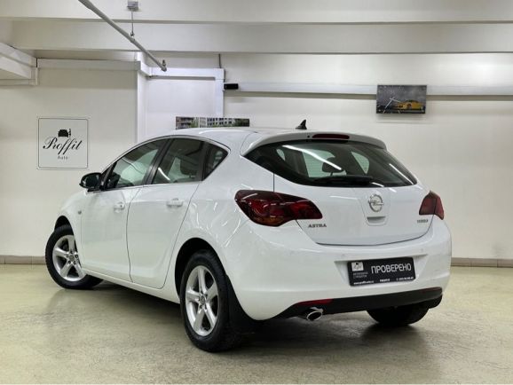 Opel Astra Cosmo, 1.4 л, АТ, 2011 фото 6