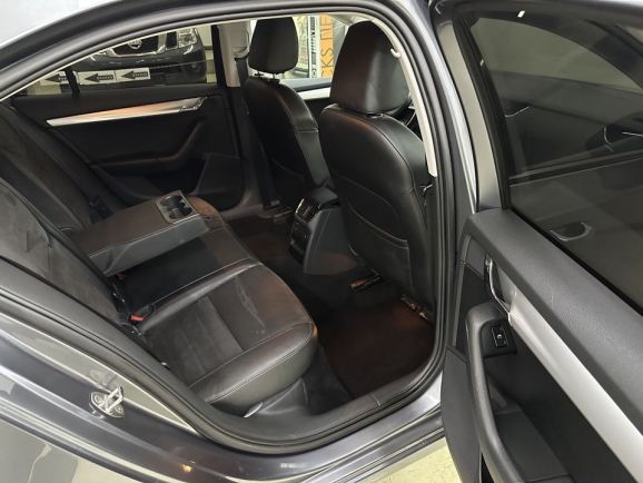 Skoda Octavia, 1.8 л, Робот, 2015 фото 1