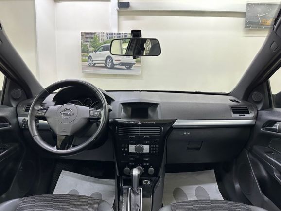 Opel Astra, 1.8 л, АТ, 2010 фото 11