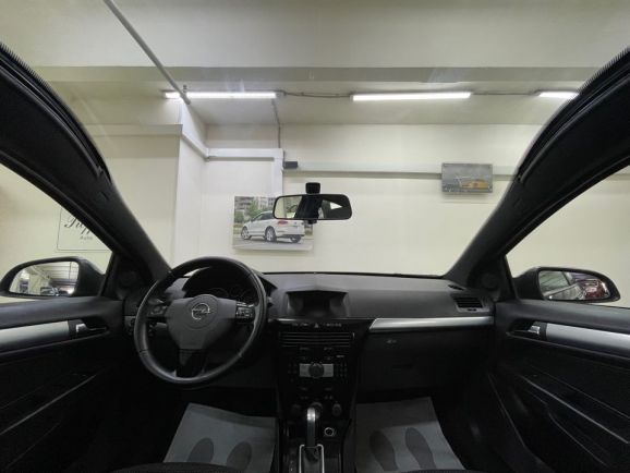 Opel Astra, 1.8 л, АТ, 2010 фото 12